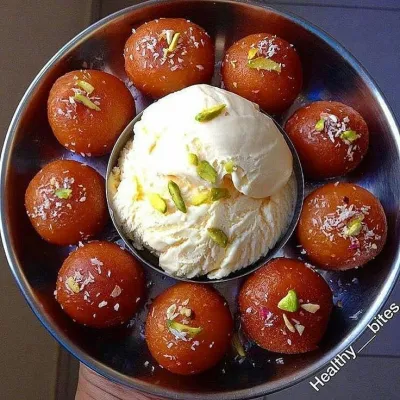 Gulab Jamun with Ice Cream